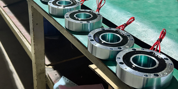 電磁離合制動器在切紙機械中的重要性