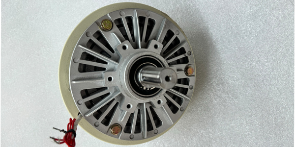 自動制袋機放卷所需磁粉離合器的選型分析