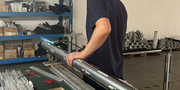 選擇臺(tái)靈分切機(jī)氣脹軸的3大理由。