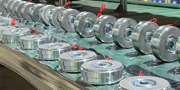 工業(yè)機(jī)械手選電磁制動(dòng)器有哪些優(yōu)勢(shì)？