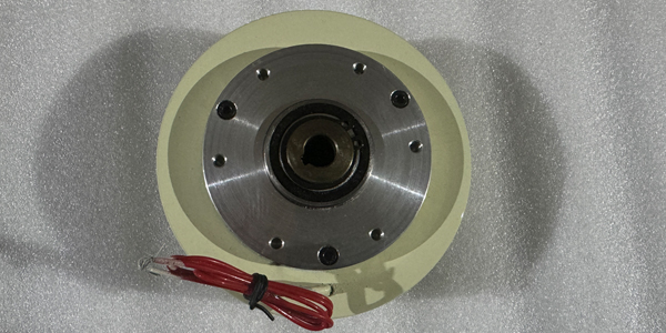 臺靈磁粉離合器：為什么它是收卷機的最佳選擇？